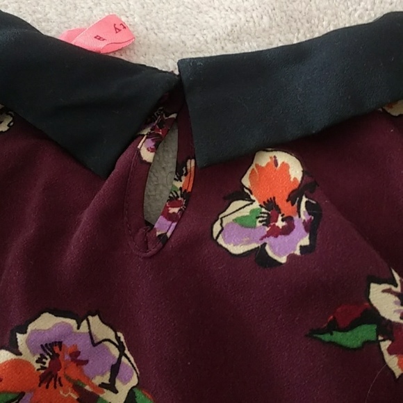 EUC Eight Sixty Floral Peplum Burgundy Collar Top - Picture 5 of 7